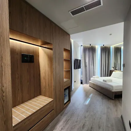 Charm 4*