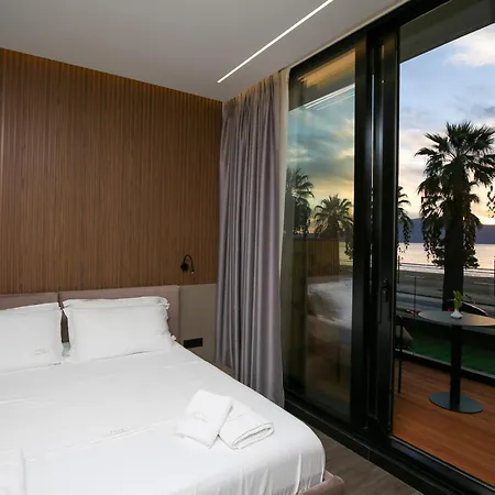 Charm Hotel 4*