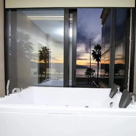 Charm Hotel Vlorë