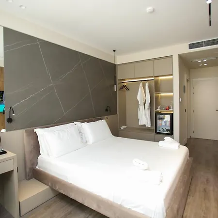 Отель Charm Влёра