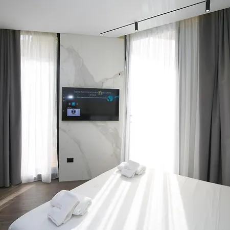 Charm Hotel 4*