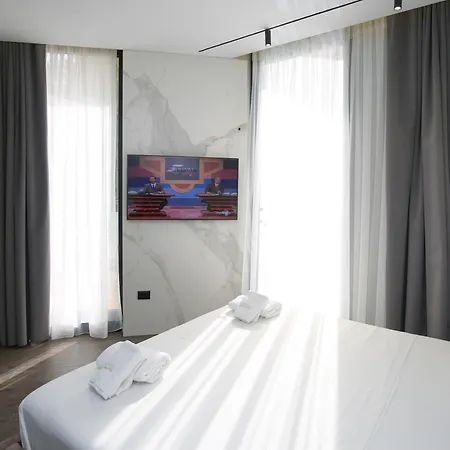 Charm Hotel 4*