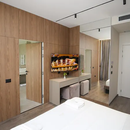 Charm Hotel 4*