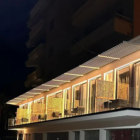 Charm Vlorë