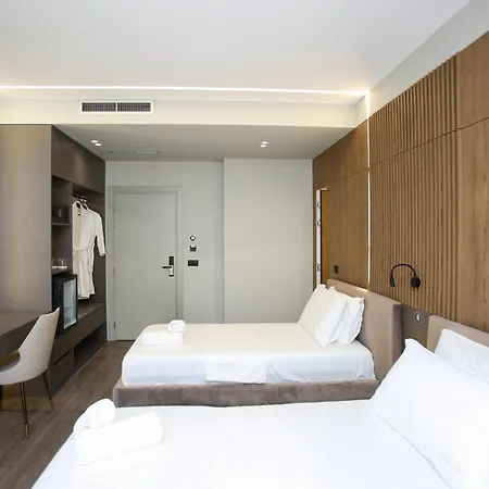 Charm Hotel 4*